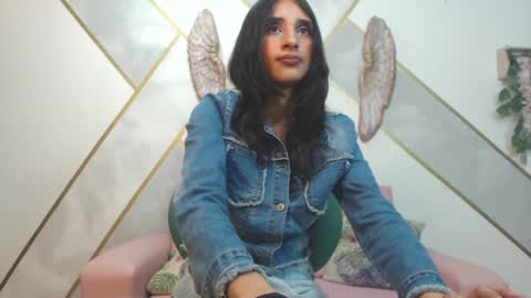 Snapshot of roxana_cyrano chatting on 9, 1, 2025 online show from 9, 1, 2025