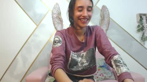 Snapshot of roxana_cyrano chatting on 14, 1, 2025 online show from 14, 1, 2025