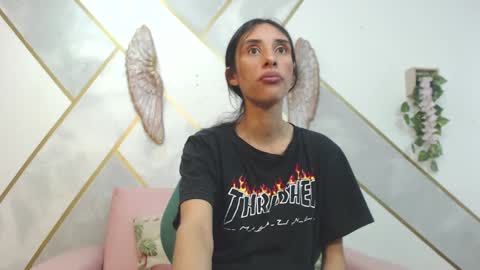 Snapshot of roxana_cyrano chatting on 4, 2, 2025 online show from 4, 2, 2025