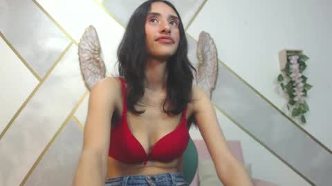 Snapshot of roxana_cyrano chatting on 17, 2, 2025 online show from 17, 2, 2025