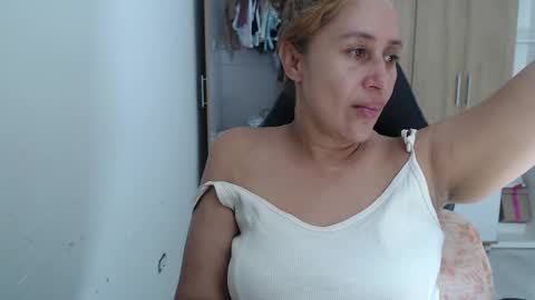 Snapshot of roxanalove7 chatting on 19, 10, 2025 Roxana online show from 19, 10, 2025