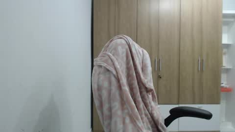 Snapshot of roxanalove7 chatting on 19, 4, 2026 Roxana online show from 19, 4, 2026