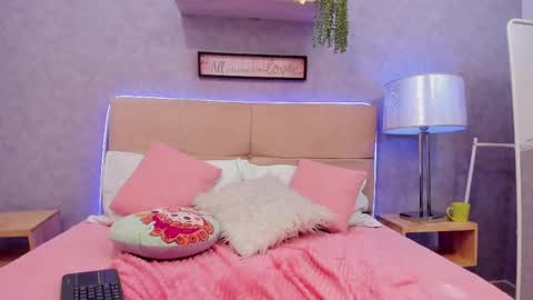 roxanebrown online show from 12, 5, 2026