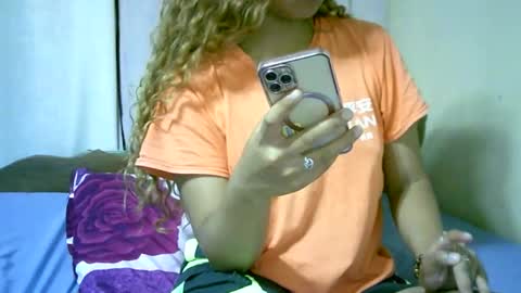 Snapshot of roxanne_98 chatting on 10, 1, 2026 roxanne_98 online show from 10, 1, 2026