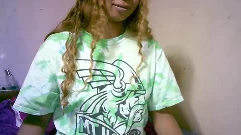 Snapshot of roxanne_98 chatting on 16, 1, 2026 roxanne_98 online show from 16, 1, 2026