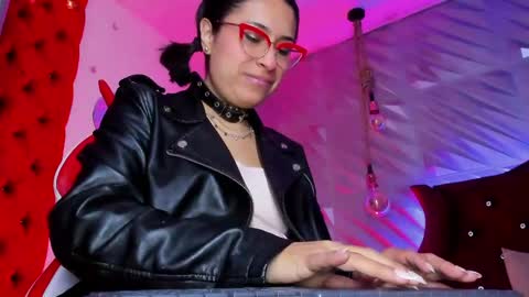 roxanne_han online show from 29, 5, 2026
