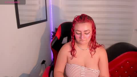 Snapshot of roxanne_morelli chatting on 1, 4, 2026 roxanne online show from 1, 4, 2026