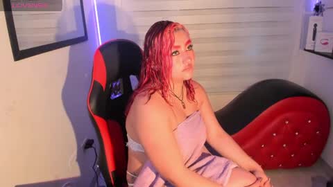 Snapshot of roxanne_morelli chatting on 23, 4, 2026 roxanne online show from 23, 4, 2026
