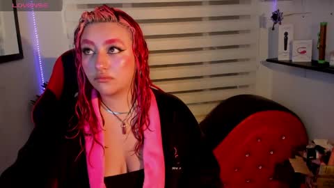 Snapshot of roxanne_morelli chatting on 25, 4, 2026 roxanne online show from 25, 4, 2026