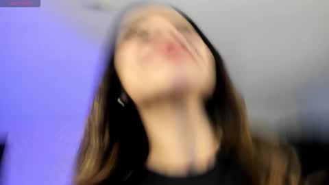 Snapshot of roxannehill_ chatting on 23, 11, 2025 Roxanne Hill online show from 23, 11, 2025