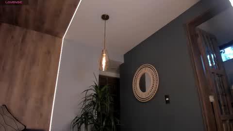 Snapshot of roxannehill_ chatting on 5, 12, 2025 Roxanne Hill online show from 5, 12, 2025