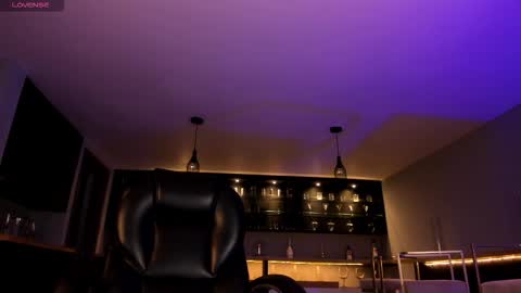 Snapshot of roxannehill_ chatting on 20, 12, 2025 Roxanne Hill online show from 20, 12, 2025