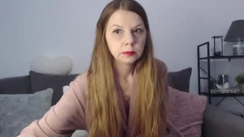 Snapshot of roxanneliss chatting on 8, 2, 2026 roxanneliss online show from 8, 2, 2026