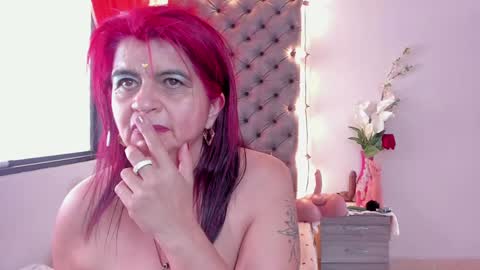 Snapshot of roxettemature chatting on 25, 1, 2025 RoxetteMature online show from 25, 1, 2025
