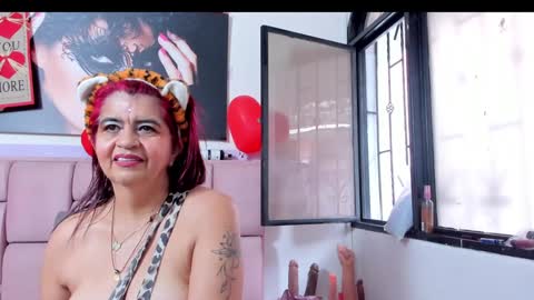 Snapshot of roxettemature chatting on 7, 2, 2025 RoxetteMature online show from 7, 2, 2025