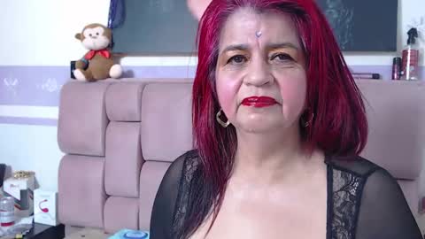 Snapshot of roxettemature chatting on 10, 9, 2025 RoxetteMature online show from 10, 9, 2025