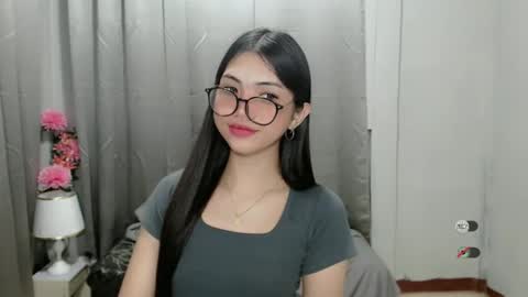 Snapshot of roxie_fuckdoll chatting on 8, 12, 2024 Roxie online show from 8, 12, 2024