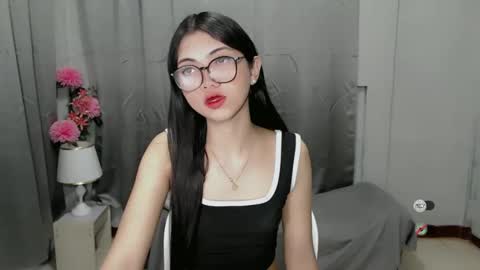 Snapshot of roxie_fuckdoll chatting on 30, 12, 2024 Roxie online show from 30, 12, 2024