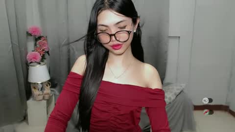 Snapshot of roxie_fuckdoll chatting on 1, 1, 2025 Roxie online show from 1, 1, 2025