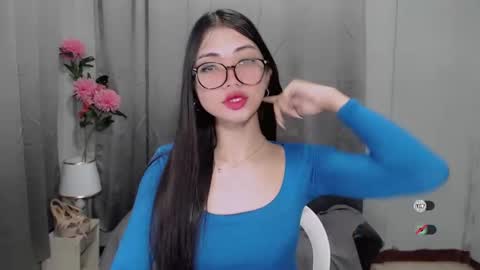 Snapshot of roxie_fuckdoll chatting on 22, 1, 2025 Roxie online show from 22, 1, 2025