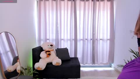  R O X I E  online show from 12, 1, 2025