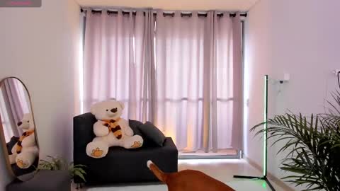  R O X I E  online show from 18, 2, 2025