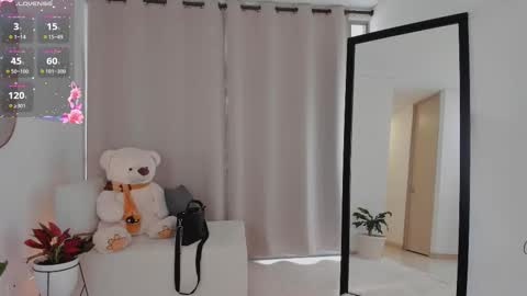  R O X I E  online show from 10, 10, 2025