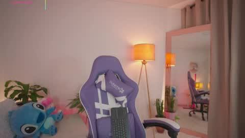 Snapshot of roxie_gates chatting on 31, 5, 2026 R O X I E online show from 31, 5, 2026