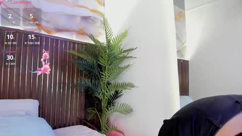 Snapshot of roxie_ns chatting on 18, 4, 2026 Roxie online show from 18, 4, 2026