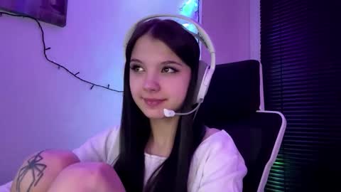 Snapshot of roxiepiurkowski chatting on 7, 2, 2026 Hana online show from 7, 2, 2026