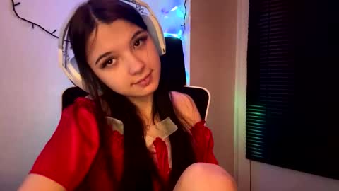 Snapshot of roxiepiurkowski chatting on 16, 2, 2026 Hana online show from 16, 2, 2026