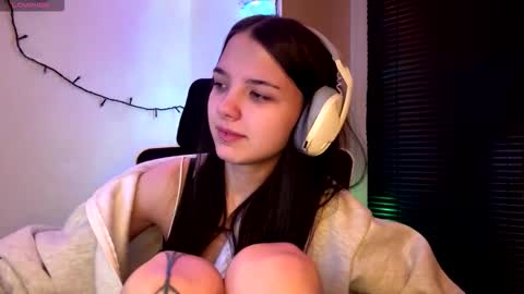 Snapshot of roxiepiurkowski chatting on 2, 3, 2026 Hana online show from 2, 3, 2026