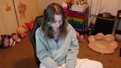 Snapshot of roxiethefox chatting on 27, 9, 2025 roxie online show from 27, 9, 2025