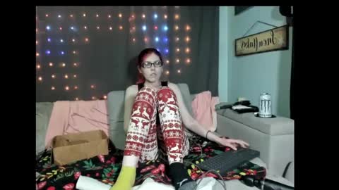 roxihazeleyes online show from 11, 2, 2025