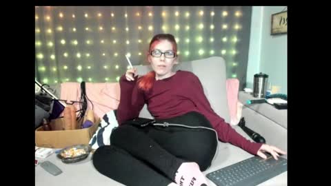 roxihazeleyes online show from 25, 2, 2025