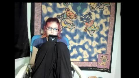 roxihazeleyes online show from 9, 3, 2025