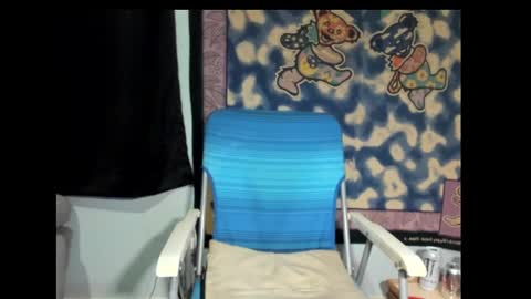 roxihazeleyes online show from 11, 3, 2025