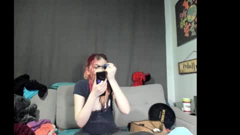 roxihazeleyes online show from 14, 9, 2025