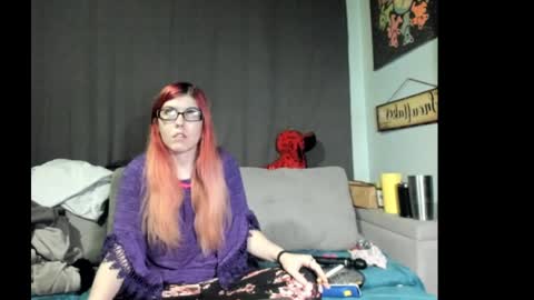 roxihazeleyes online show from 16, 9, 2025