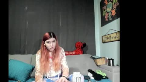 roxihazeleyes online show from 21, 9, 2025