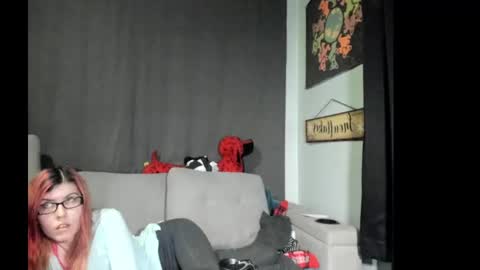 roxihazeleyes online show from 3, 10, 2025