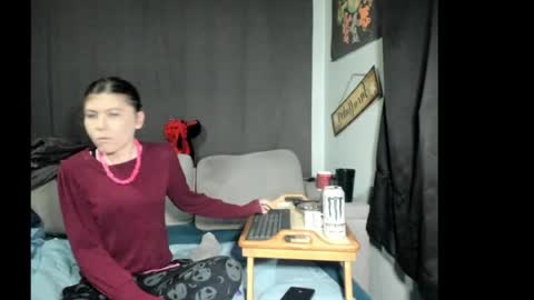 roxihazeleyes online show from 11, 5, 2026