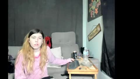 roxihazeleyes online show from 25, 5, 2026