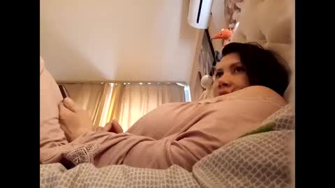 Snapshot of roxolanaa_sexy chatting on 1, 4, 2026 ROXOLANAA SEXY online show from 1, 4, 2026