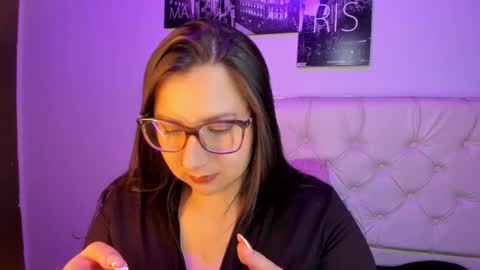 Snapshot of roxxanne_bail chatting on 6, 3, 2026 Roxanne Bail online show from 6, 3, 2026