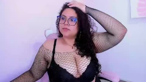 Snapshot of roxxxana_blake chatting on 25, 4, 2026 Roxana online show from 25, 4, 2026