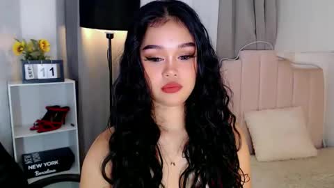 Snapshot of roxxy_blossom chatting on 11, 9, 2025 roxxy_blossom online show from 11, 9, 2025