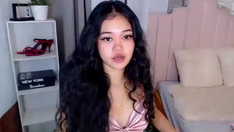 Snapshot of roxxy_blossom chatting on 28, 9, 2025 roxxy_blossom online show from 28, 9, 2025