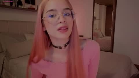 Snapshot of roxxy_mora chatting on 13, 1, 2026 Roxxy online show from 13, 1, 2026