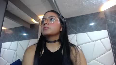 Roxxy  online show from 23, 3, 2026